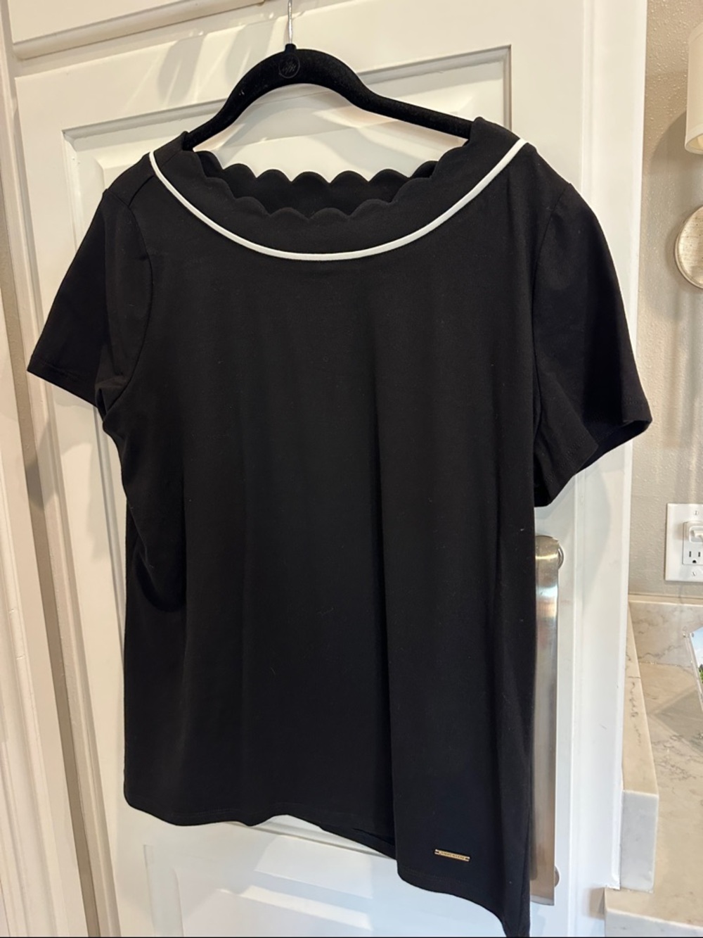 Anne Klein Black Short Sleeve Top with White Trim Scalloped Neck